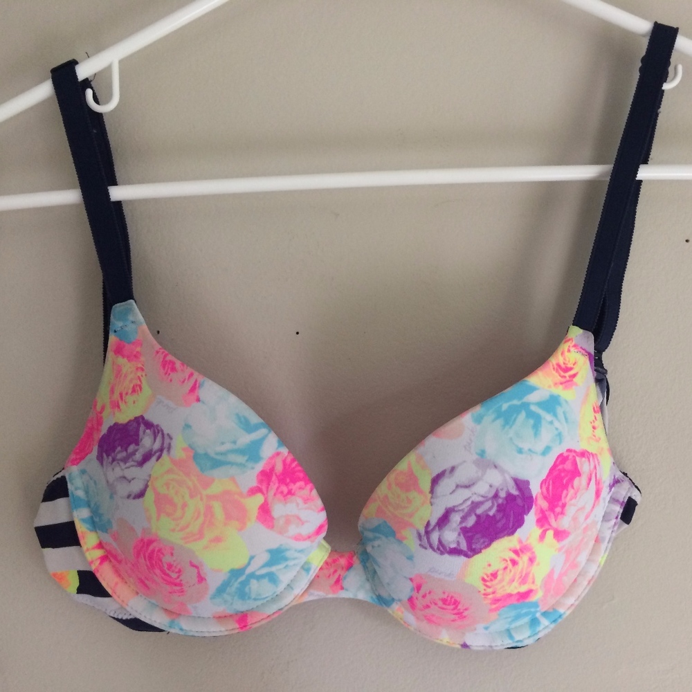 VS Pink "Wear Everywhere Pushup" 32B